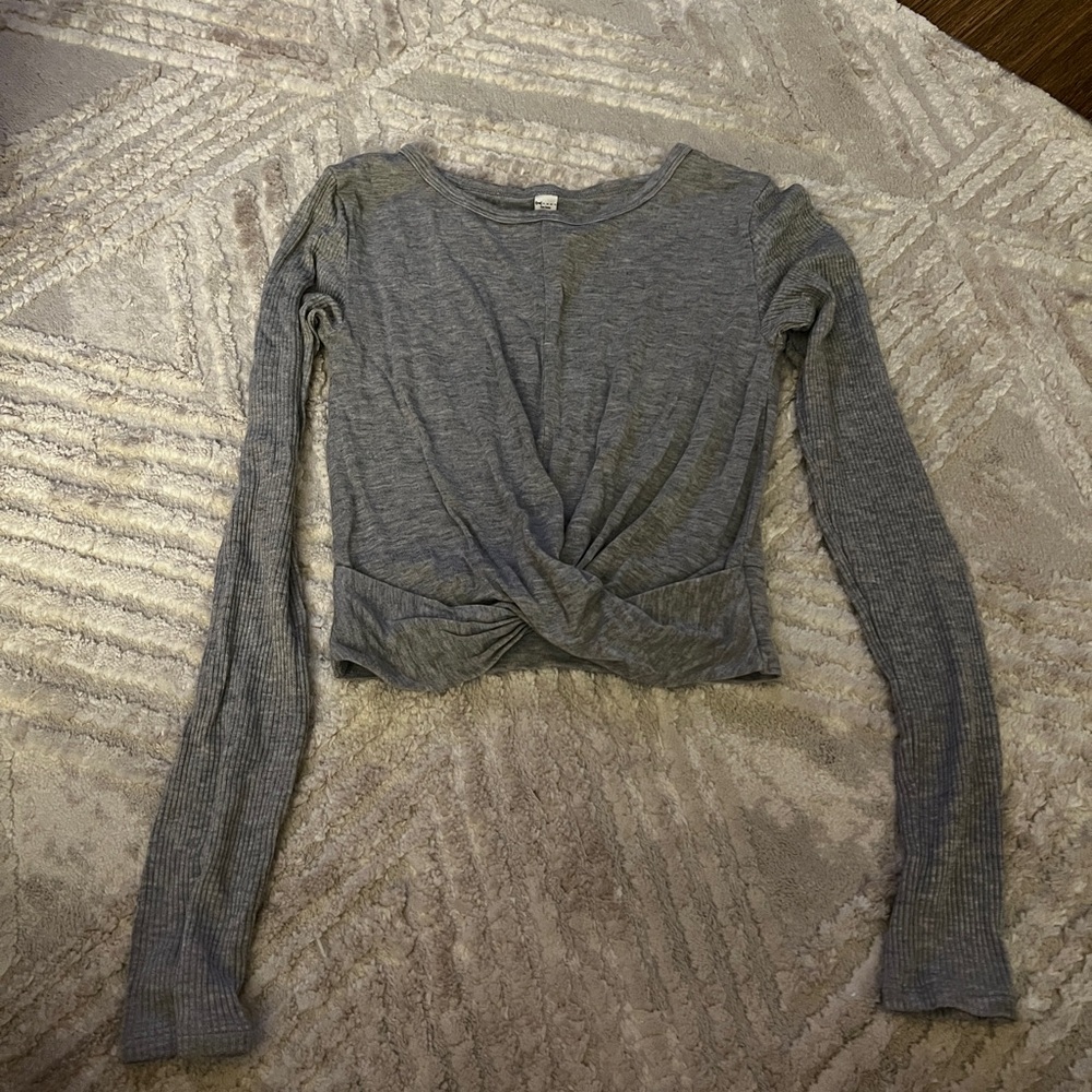 Alo cropped long sleeve yoga/ workout top